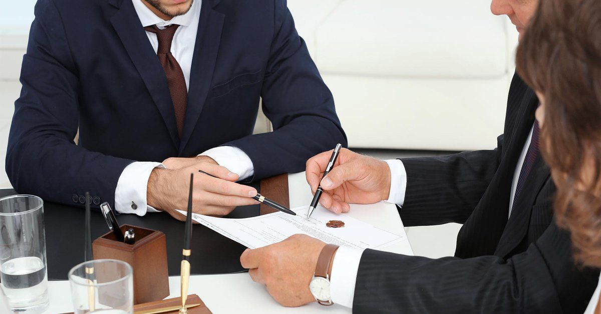 Hướng dẫn cách làm việc với luật sư độc lập để kiểm tra quy hoạch, tiến độ Sổ hồng BĐS Síp và bảo vệ dòng tiền an toàn. Đồng hành cùng AT Express.