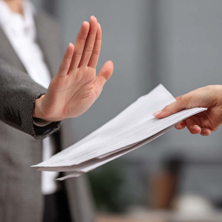 Vấn đề lý lịch tư pháp có án tích hoặc đang tranh chấp tài sản có ảnh hưởng đến hồ sơ định cư Síp? Giải đáp từ chuyên gia AT Express thường trực tại đảo Síp.