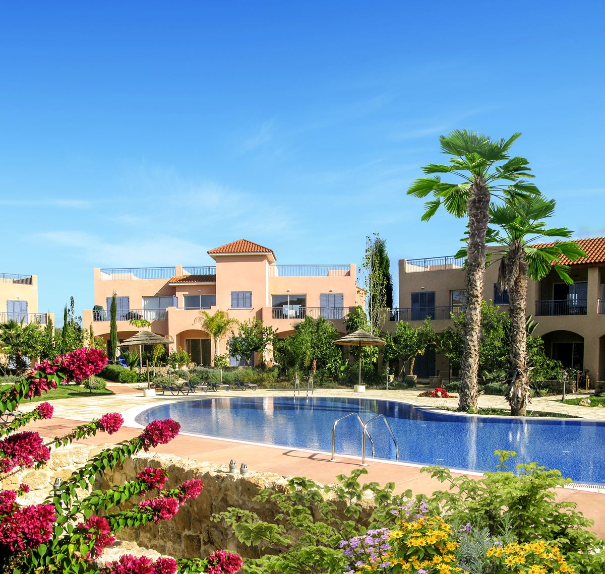 Mua 2 bất động sản cộng gộp có đủ điều kiện nhận PR Síp 300.000 EUR không? Xem ngay hướng dẫn chi tiết từ chuyên gia AT Express để tránh sai lầm pháp lý.