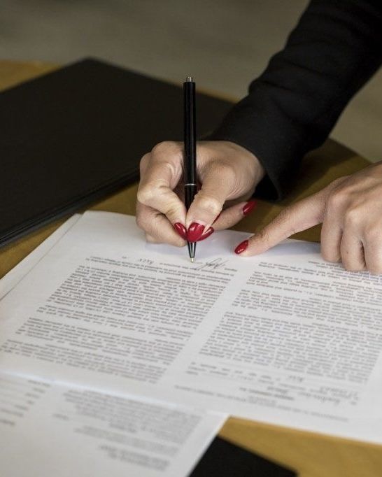 Sang tên hoặc để lại nhà đất tại Síp cho con cái có bị tính thuế không? Giải đáp quy định thuế, lệ phí và kinh nghiệm thực tế từ AT Express.